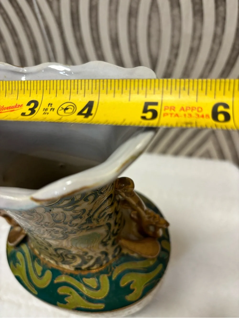 Vintage porcelain Japanese Asian vase
